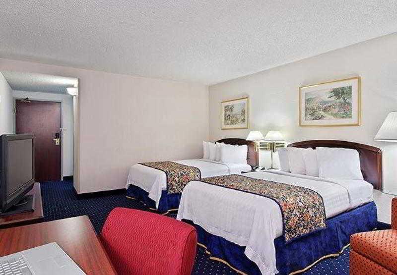 מלון Courtyard Tampa Brandon חדר תמונה